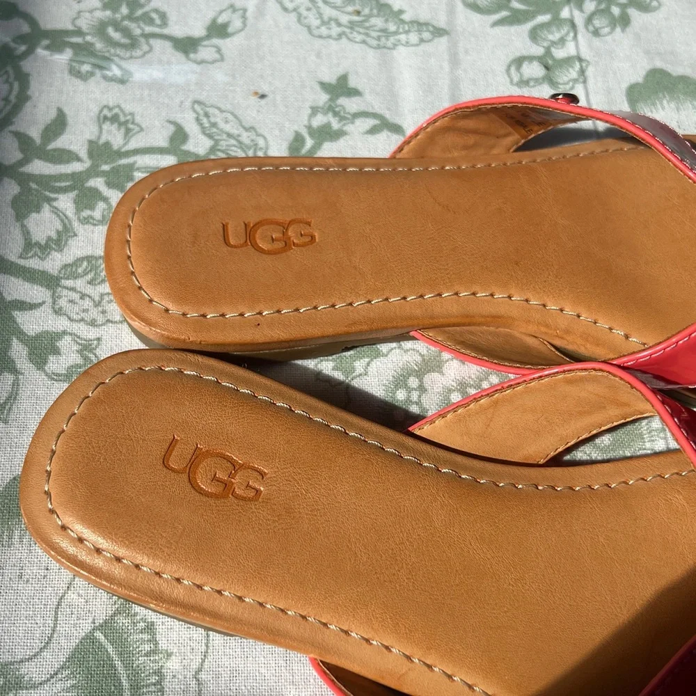 UGG Tuolumne Coral Patent Leather Cushioned Summer Flip Flop Sandals Size 7 - Picture 4 of 6